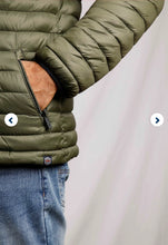 Load image into Gallery viewer, Weirdfish Flete Green Jacket