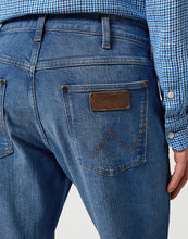 Load image into Gallery viewer, Wrangler Horizon Bootcut Prairie Blue