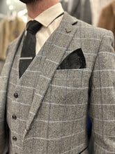Load image into Gallery viewer, Harris Grey 3 Piece Suit With Black Trousers