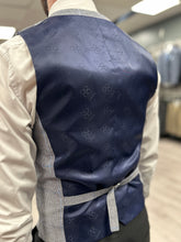 Load image into Gallery viewer, Arriga with black trousers