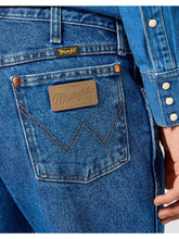 Load image into Gallery viewer, Wrangler Cowboy Cut Bootcut Stonewash
