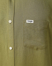 Load image into Gallery viewer, Wrangler long sleeve 1 pocket Capulet olive shirt