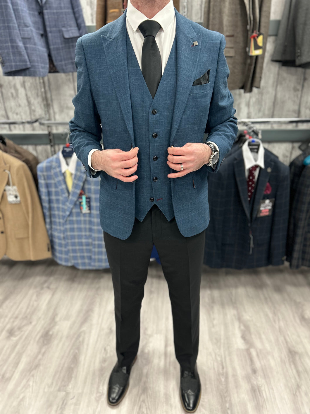 Viceroy 3 Piece Suit With Black Trouser