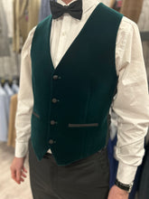 Load image into Gallery viewer, Green Tux 3 Piece Suit
