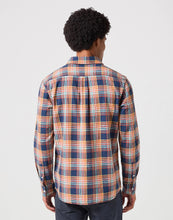 Load image into Gallery viewer, Wrangler long sleeve 1 pocket navy shirt
