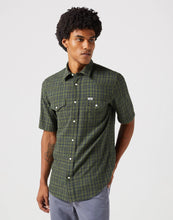 Load image into Gallery viewer, Wrangler short sleeve western green indigo shirt
