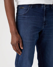 Load image into Gallery viewer, Wrangler Texas Medium Stretch in Arm Strong
