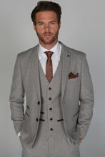 Load image into Gallery viewer, Ralph Cream 3 Piece Suit

